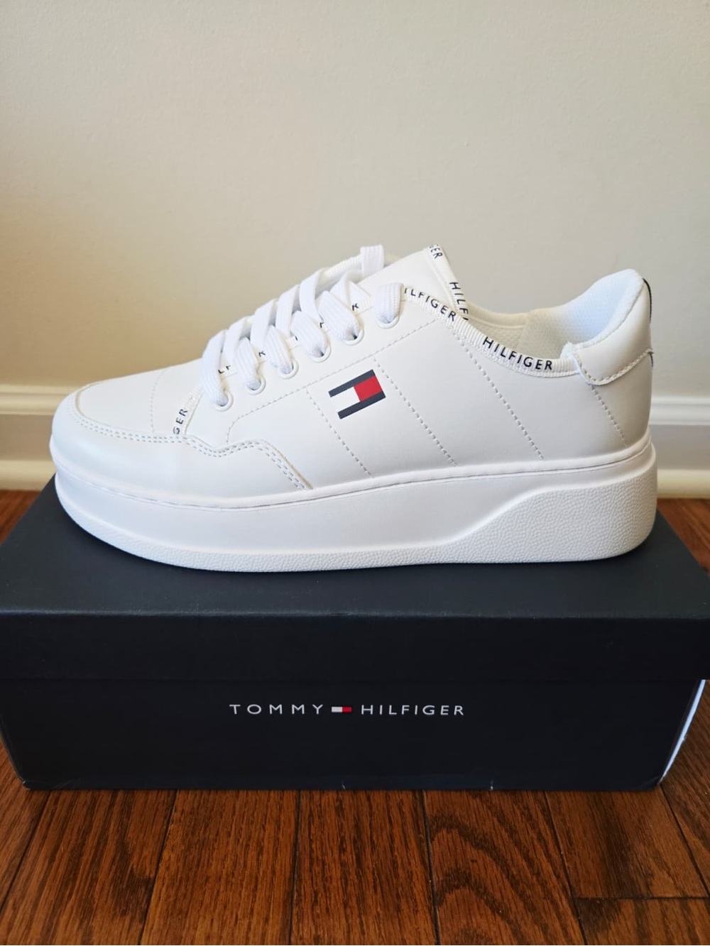 Tommy Hilfiger Shoes Women White Low-Top Platform Sneaker